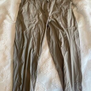 lululemon athletica tan ish grey Dance Studio crop pants (26”)